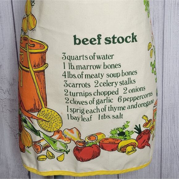 Vintage 70s The Soup Kettle Beef Stock Recipe Apron - Picture 2 of 6